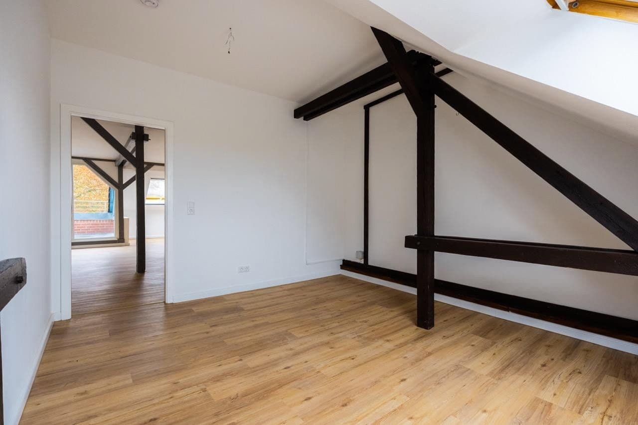Prodej bytu 4+1 94 m², Lößnigerstraße 50, Leipzig, Sasko Prodej bytu 4+1 94 m², Lößnigerstraße 50, Leipzig, Sasko