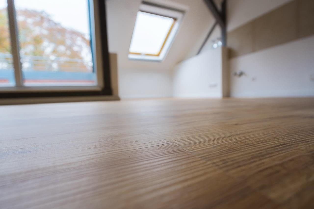 Prodej bytu 4+1 94 m², Lößnigerstraße 50, Leipzig, Sasko Prodej bytu 4+1 94 m², Lößnigerstraße 50, Leipzig, Sasko