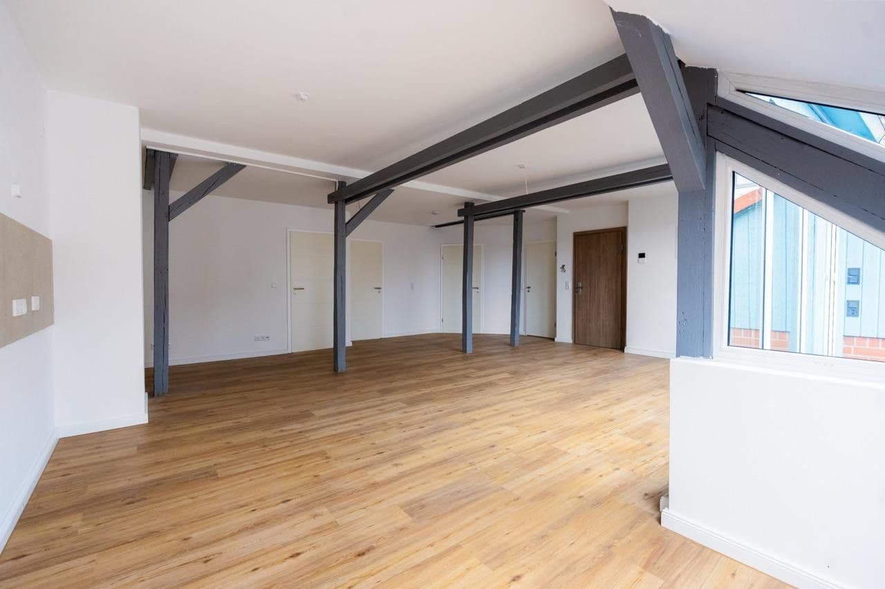 Prodej bytu 4+1 94 m², Lößnigerstraße 50, Leipzig, Sasko Prodej bytu 4+1 94 m², Lößnigerstraße 50, Leipzig, Sasko
