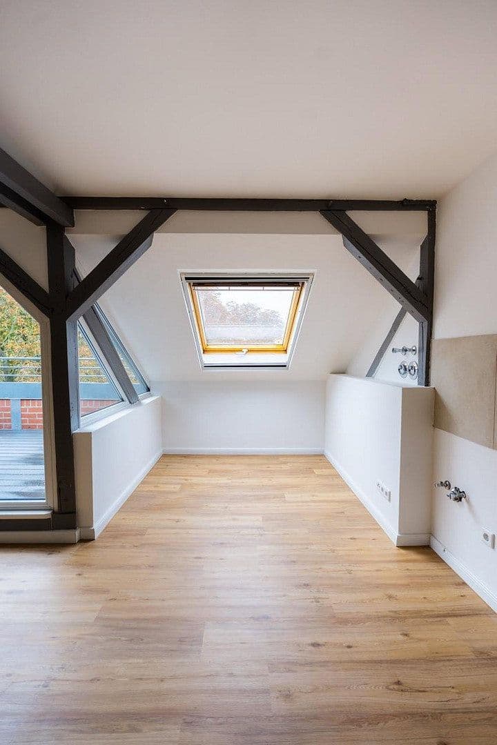 Prodej bytu 4+1 94 m², Lößnigerstraße 50, Leipzig, Sasko Prodej bytu 4+1 94 m², Lößnigerstraße 50, Leipzig, Sasko