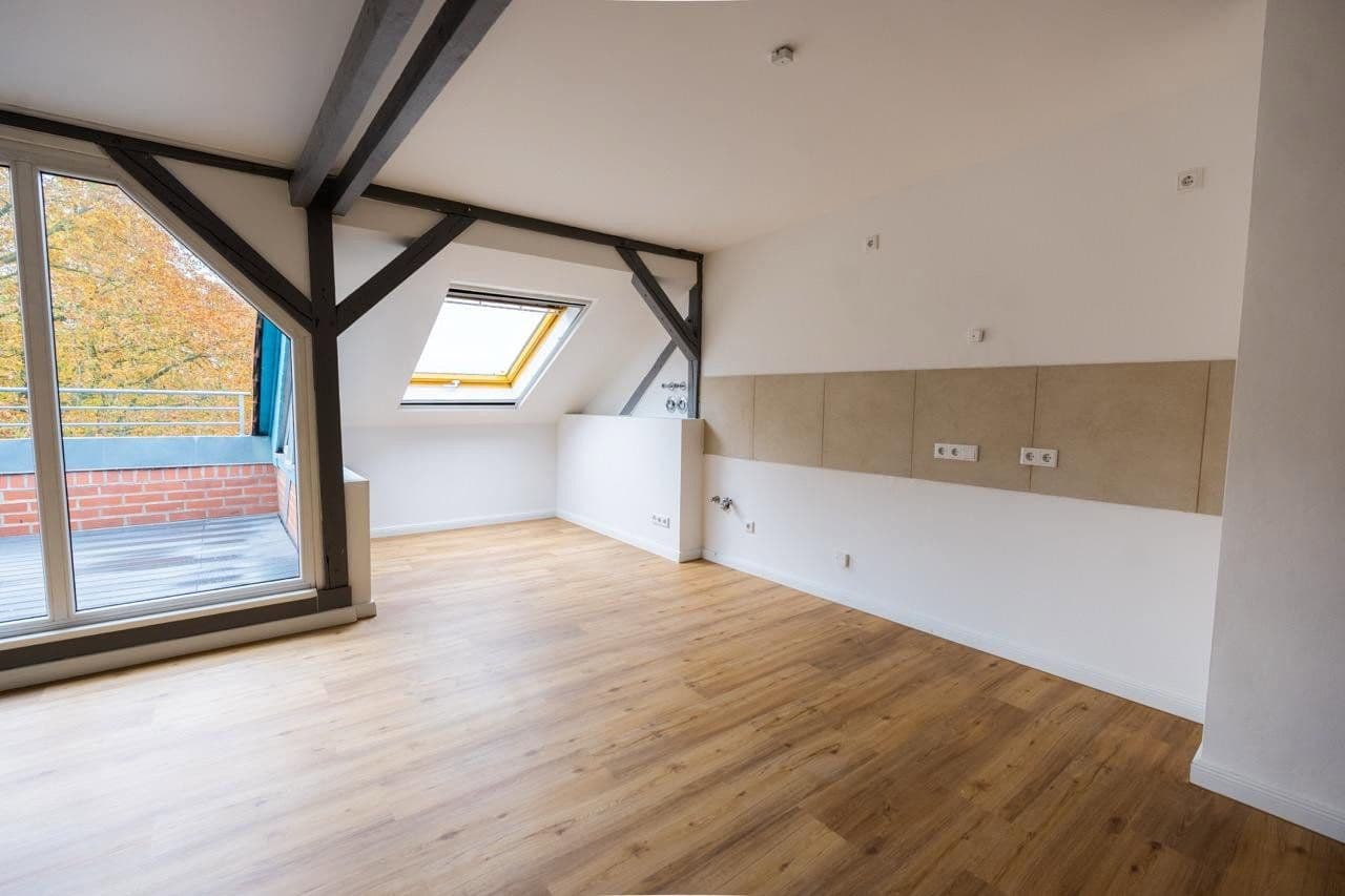 Prodej bytu 4+1 94 m², Lößnigerstraße 50, Leipzig, Sasko Prodej bytu 4+1 94 m², Lößnigerstraße 50, Leipzig, Sasko