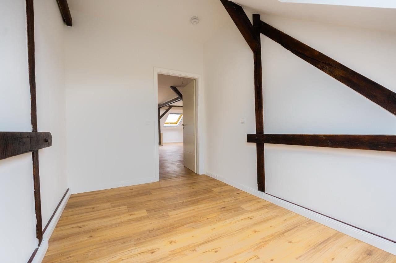 Prodej bytu 4+1 94 m², Lößnigerstraße 50, Leipzig, Sasko Prodej bytu 4+1 94 m², Lößnigerstraße 50, Leipzig, Sasko