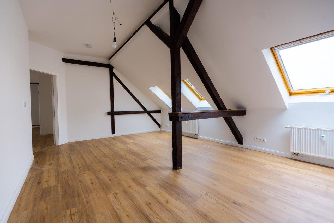 Prodej bytu 4+1 94 m², Lößnigerstraße 50, Leipzig, Sasko Prodej bytu 4+1 94 m², Lößnigerstraße 50, Leipzig, Sasko
