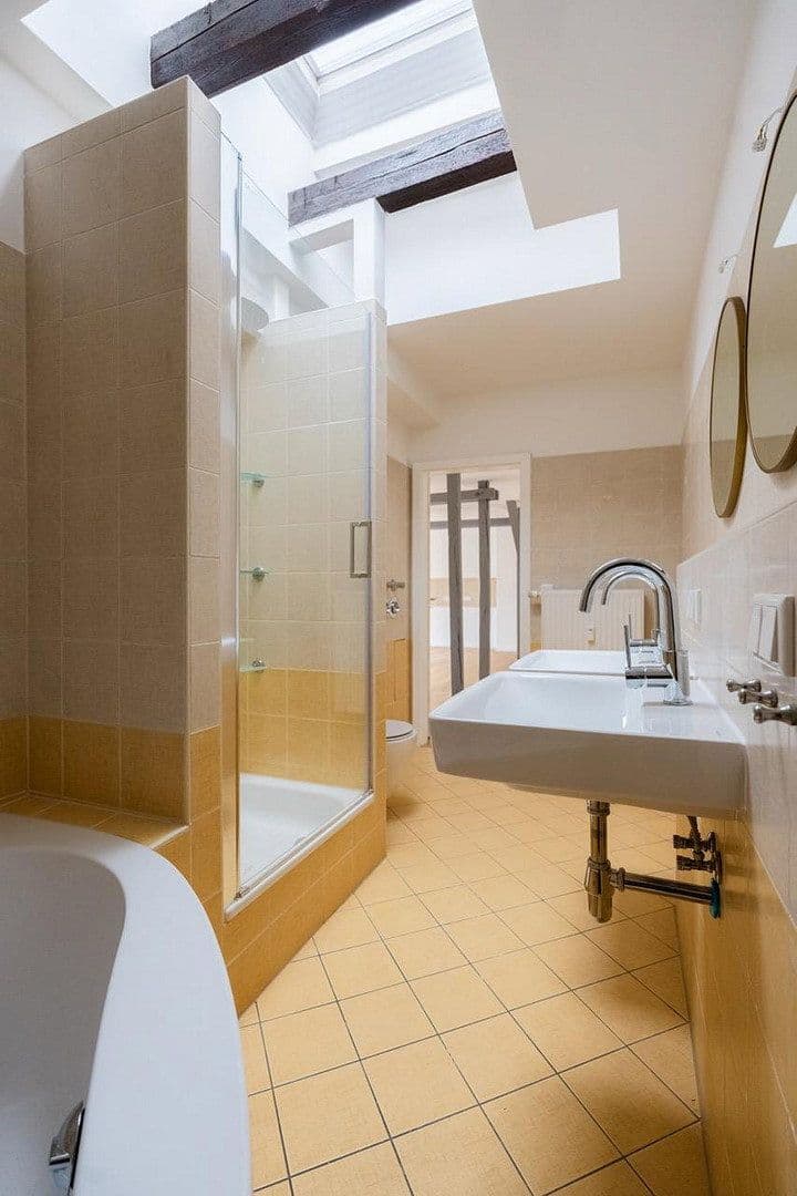 Prodej bytu 4+1 94 m², Lößnigerstraße 50, Leipzig, Sasko Prodej bytu 4+1 94 m², Lößnigerstraße 50, Leipzig, Sasko