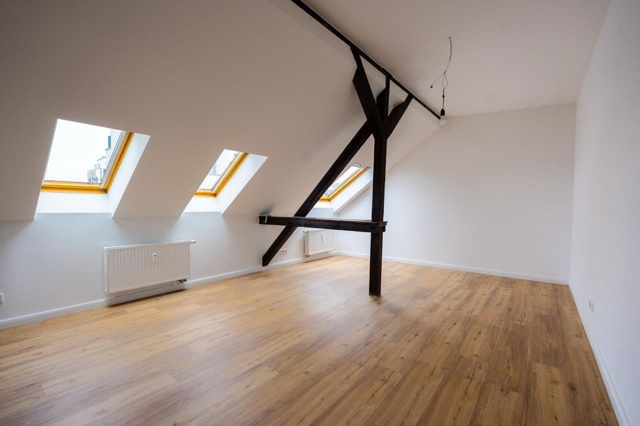 Prodej bytu 4+1 94 m², Lößnigerstraße 50, Leipzig, Sasko Prodej bytu 4+1 94 m², Lößnigerstraße 50, Leipzig, Sasko
