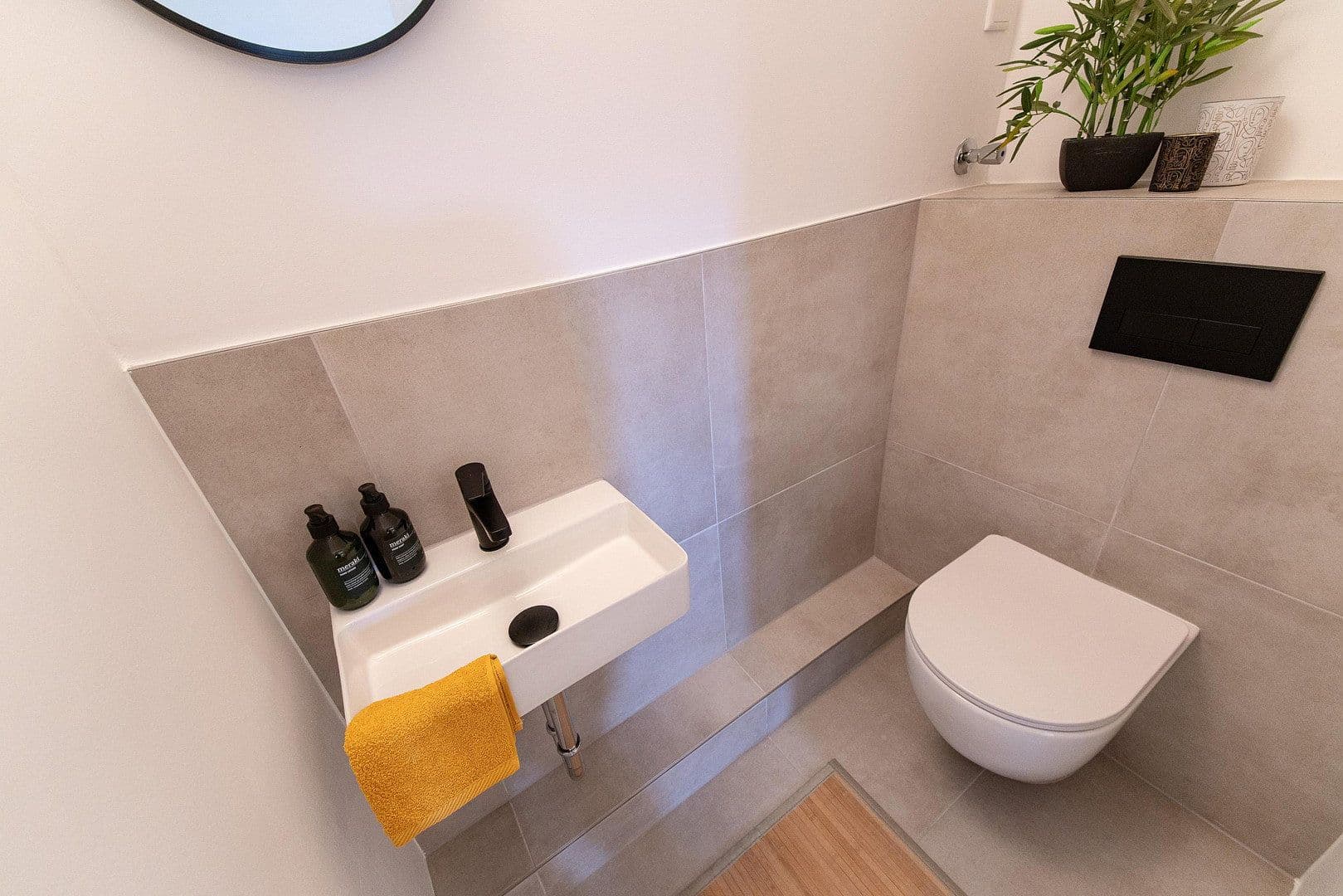 Prodej bytu 2+kk 82 m², Straubinger Straße 48, Duisburg, Severní Porýní-Vestfálsko Prodej bytu 2+kk 82 m², Straubinger Straße 48, Duisburg, Severní Porýní-Vestfálsko