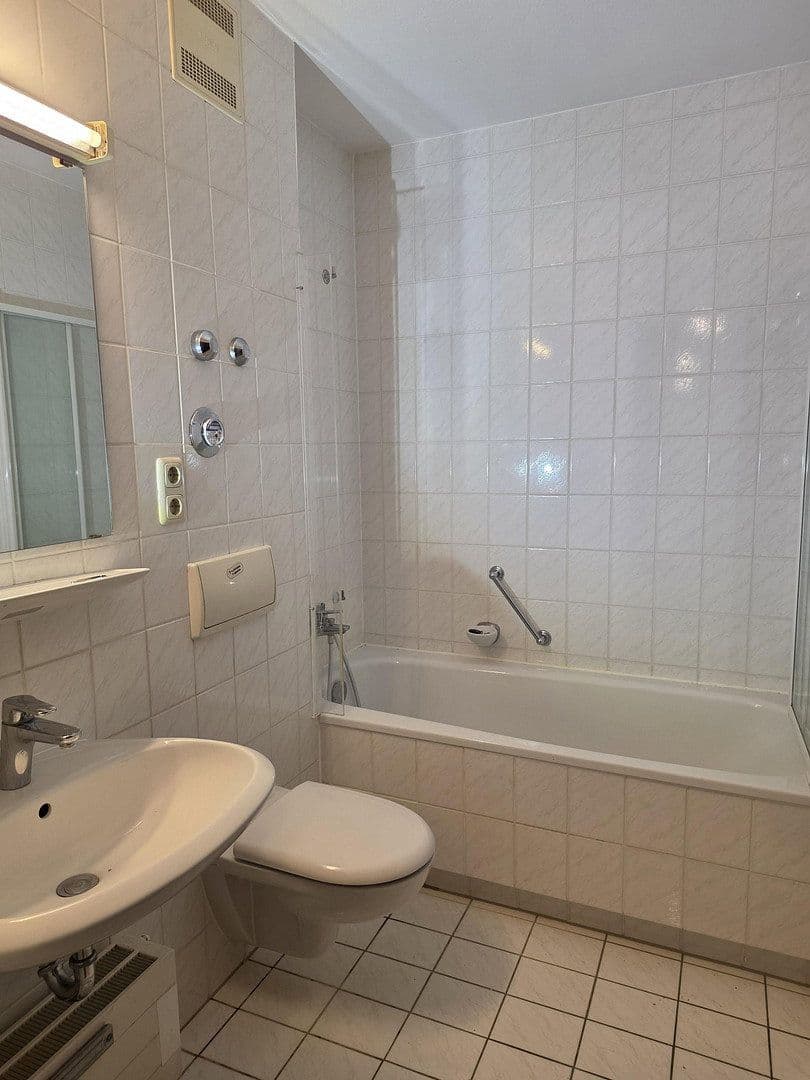 Pronájem bytu 3+1 81 m², Landsbergerstraße 37, Germering, Bavorsko Pronájem bytu 3+1 81 m², Landsbergerstraße 37, Germering, Bavorsko