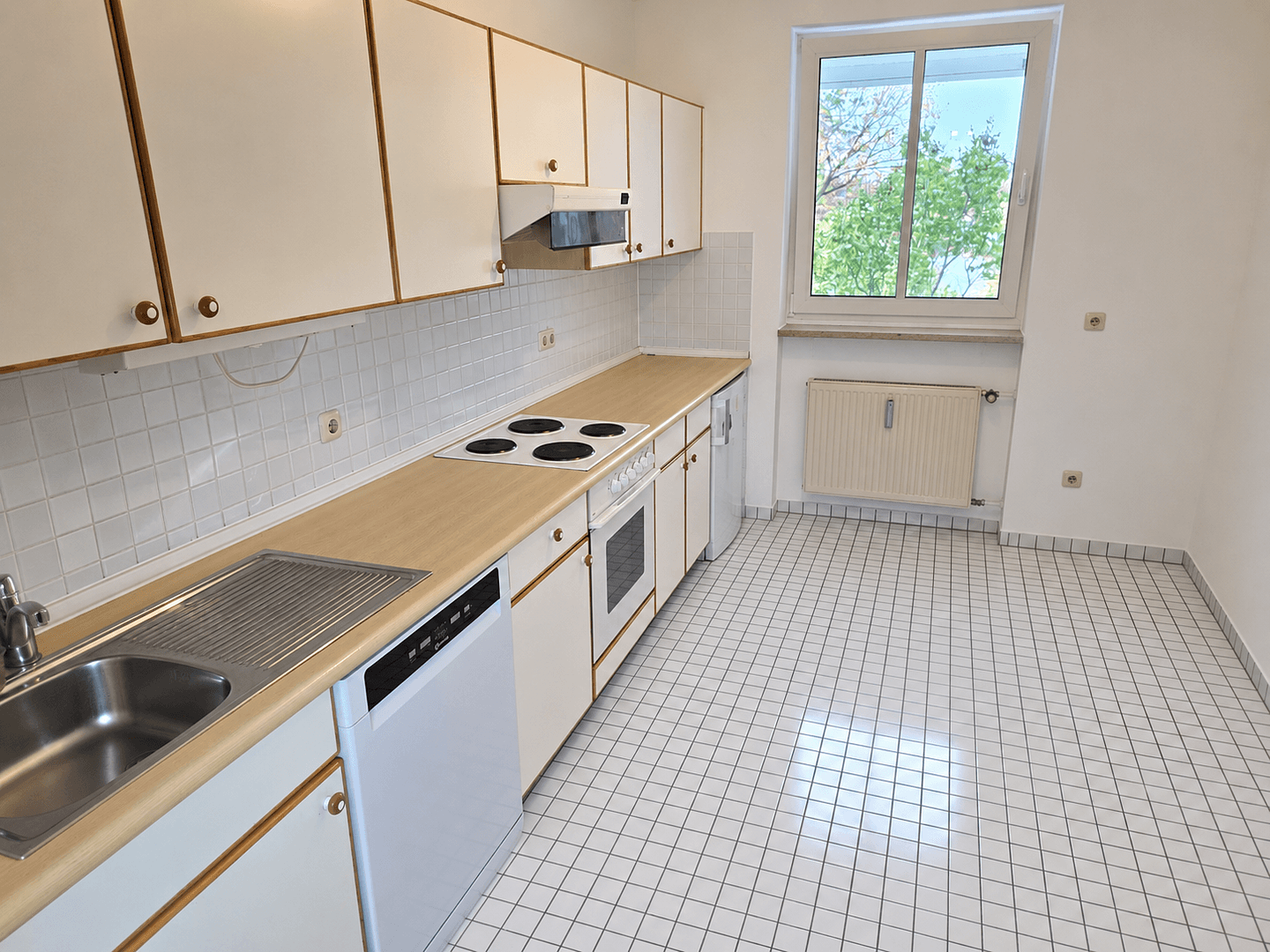 Pronájem bytu 3+1 81 m², Landsbergerstraße 37, Germering, Bavorsko Pronájem bytu 3+1 81 m², Landsbergerstraße 37, Germering, Bavorsko