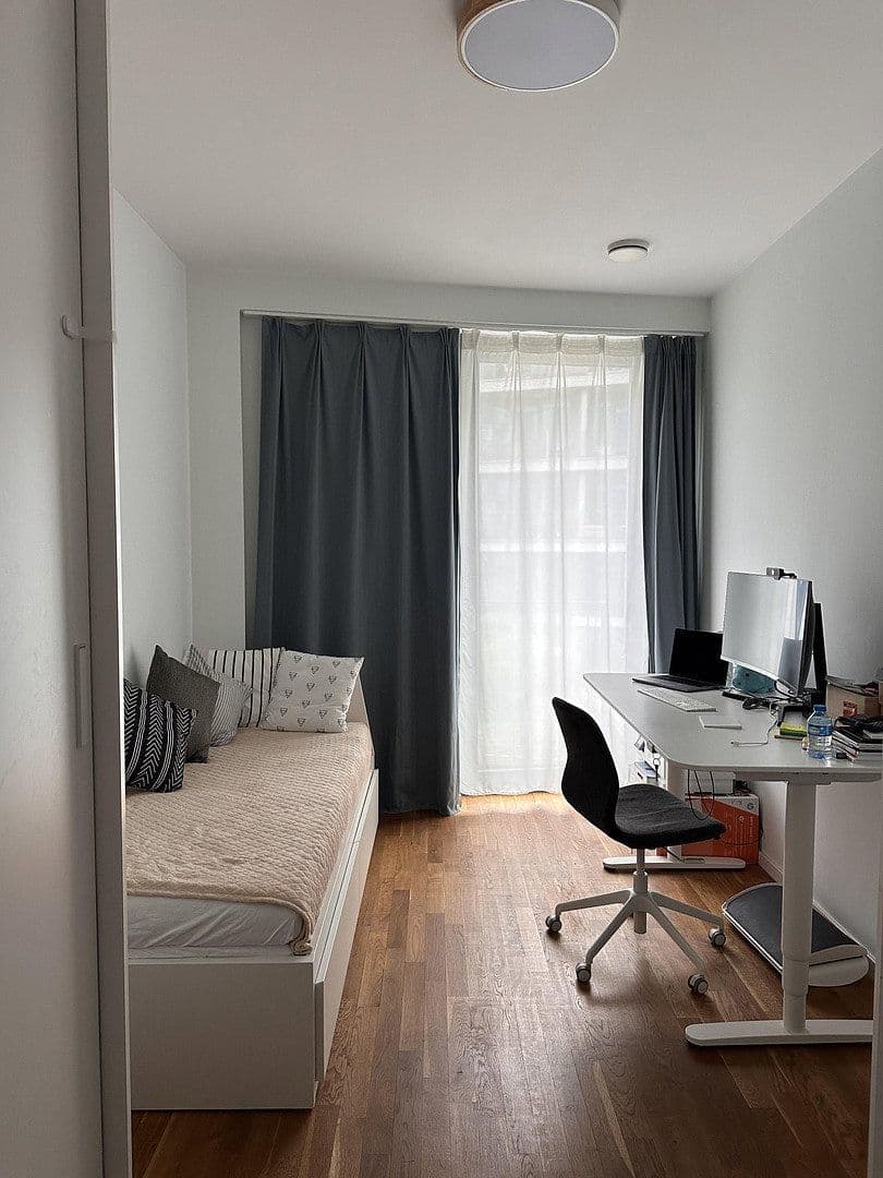 Pronájem bytu 3+1 104 m², Pettenkoferstr 13, Berlin, Berlín Pronájem bytu 3+1 104 m², Pettenkoferstr 13, Berlin, Berlín