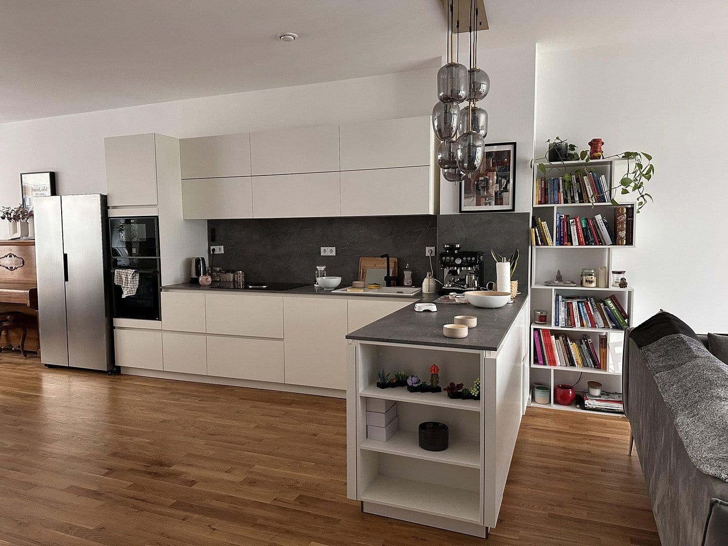 Pronájem bytu 3+1 104 m², Pettenkoferstr 13, Berlin, Berlín Pronájem bytu 3+1 104 m², Pettenkoferstr 13, Berlin, Berlín