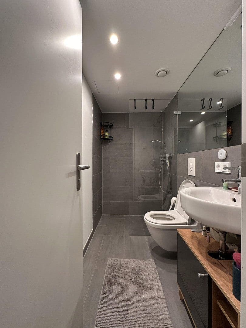 Pronájem bytu 3+1 104 m², Pettenkoferstr 13, Berlin, Berlín Pronájem bytu 3+1 104 m², Pettenkoferstr 13, Berlin, Berlín