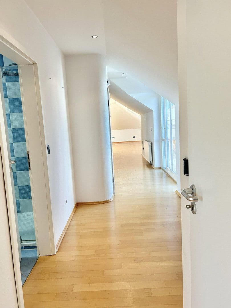 Pronájem bytu 3+1 95 m², Oldenburg, Dolní Sasko Pronájem bytu 3+1 95 m², Oldenburg, Dolní Sasko