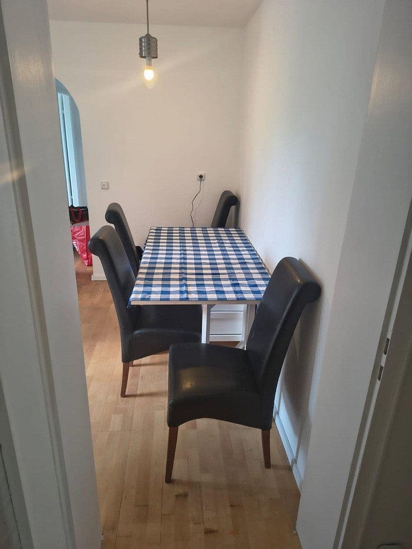Pronájem bytu 3+1 80 m², Karl-Marx-Ring 92, München-Ramersdorf, Bavorsko Pronájem bytu 3+1 80 m², Karl-Marx-Ring 92, München-Ramersdorf, Bavorsko