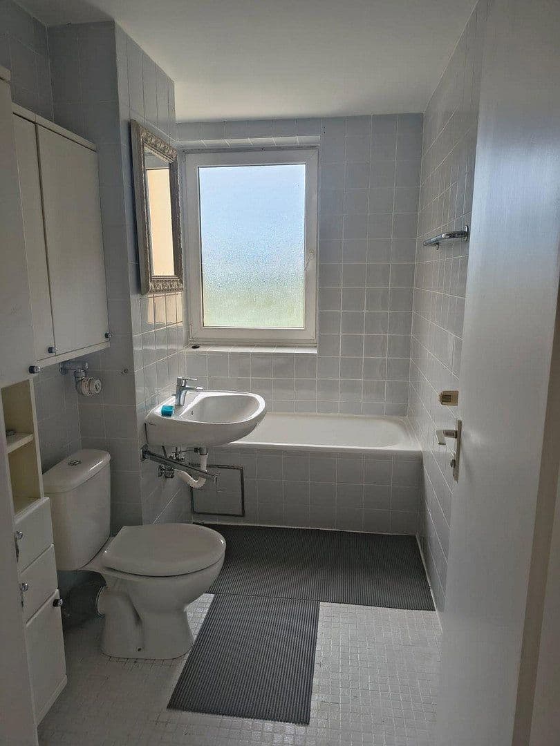 Pronájem bytu 3+1 80 m², Karl-Marx-Ring 92, München-Ramersdorf, Bavorsko Pronájem bytu 3+1 80 m², Karl-Marx-Ring 92, München-Ramersdorf, Bavorsko