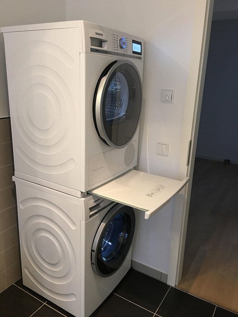 Pronájem bytu 5+1 160 m², Heinickeweg 15, Berlin, Berlín Pronájem bytu 5+1 160 m², Heinickeweg 15, Berlin, Berlín