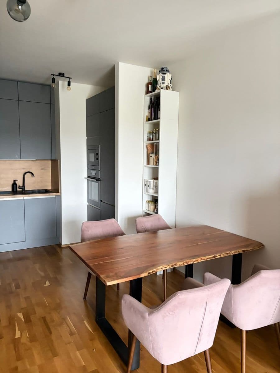 Pronájem bytu 2+kk 56 m², Mezi vodami, Praha, Praha Pronájem bytu 2+kk 56 m², Mezi vodami, Praha, Praha