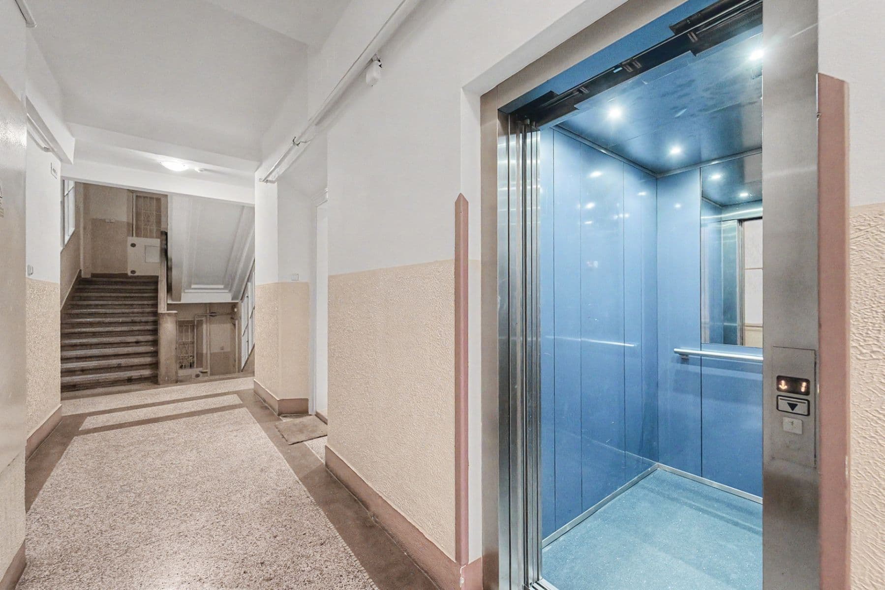 Prodej bytu 2+kk 61 m², Přístavní, Praha, Praha Prodej bytu 2+kk 61 m², Přístavní, Praha, Praha