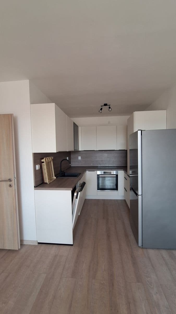 Pronájem bytu 2+kk 42 m², Zahradnická, Brandýs nad Labem-Stará Boleslav, Středočeský kraj Pronájem bytu 2+kk 42 m², Zahradnická, Brandýs nad Labem-Stará Boleslav, Středočeský kraj