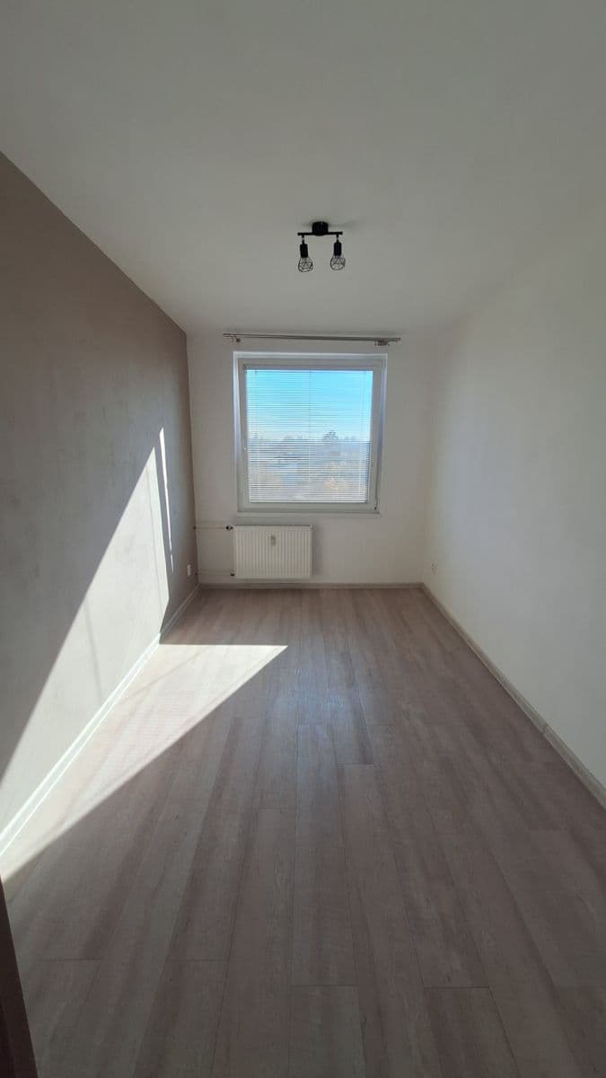 Pronájem bytu 2+kk 42 m², Zahradnická, Brandýs nad Labem-Stará Boleslav, Středočeský kraj Pronájem bytu 2+kk 42 m², Zahradnická, Brandýs nad Labem-Stará Boleslav, Středočeský kraj