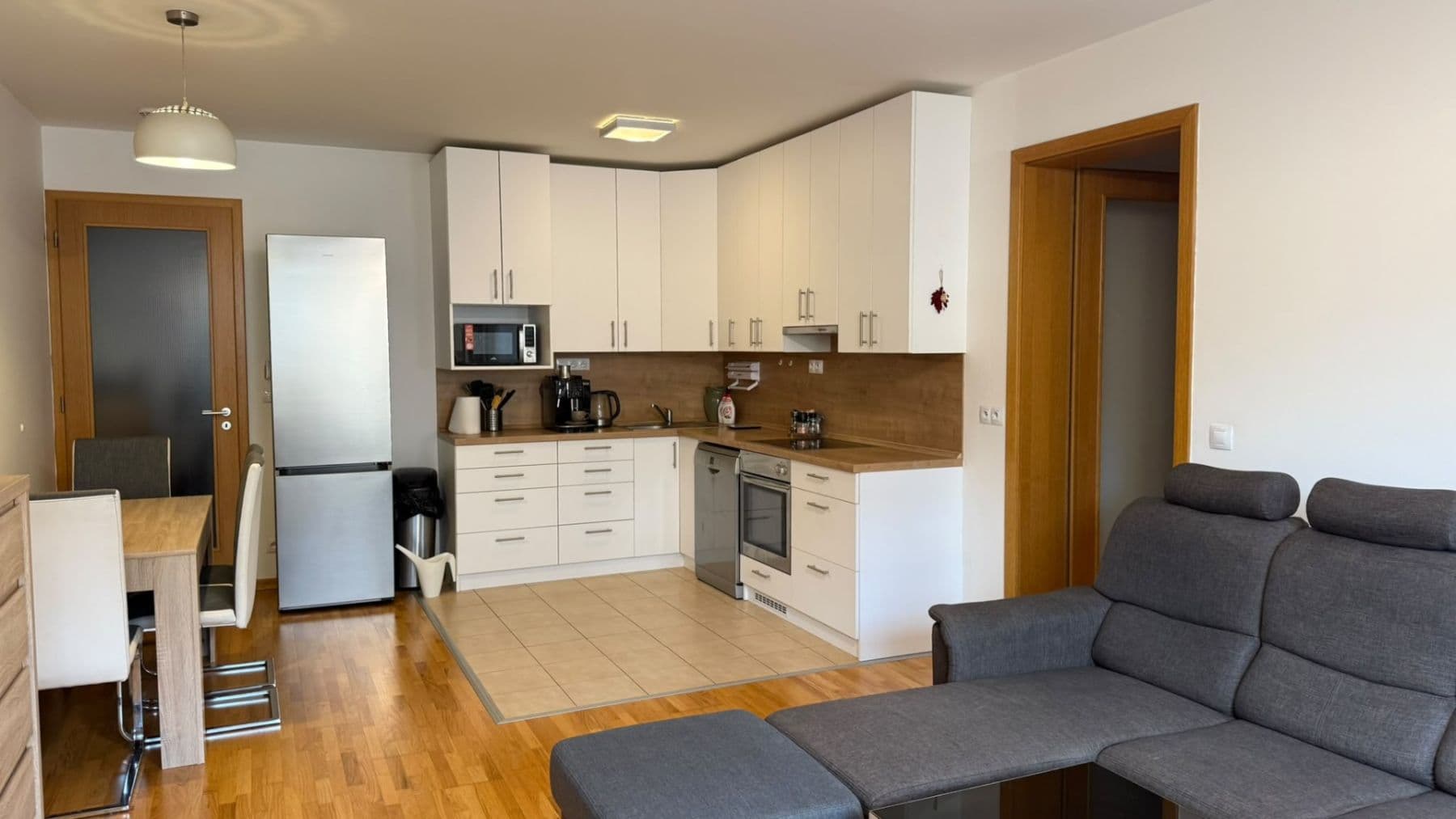 Pronájem bytu 3+kk 75 m², Lovčenská, Praha, Praha Pronájem bytu 3+kk 75 m², Lovčenská, Praha, Praha