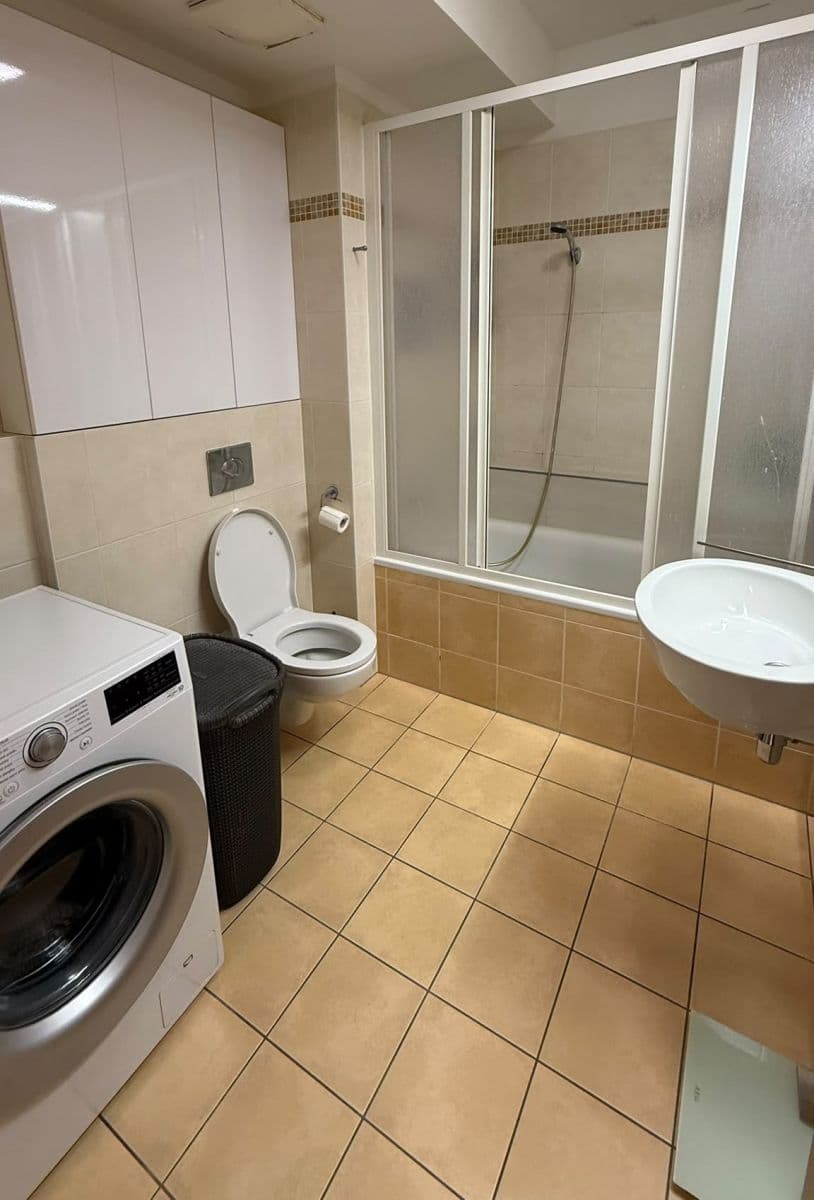 Pronájem bytu 3+kk 75 m², Lovčenská, Praha, Praha Pronájem bytu 3+kk 75 m², Lovčenská, Praha, Praha
