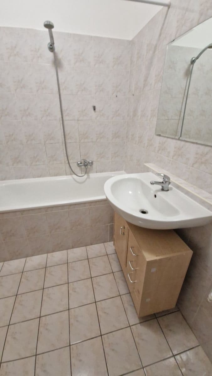 Prodej bytu 2+kk 46 m², Pelušková, Praha, Praha Prodej bytu 2+kk 46 m², Pelušková, Praha, Praha