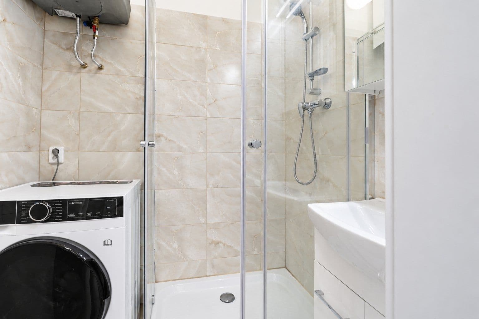 Pronájem bytu 2+1 49 m², Blatenská, Plzeň, Plzeňský kraj Pronájem bytu 2+1 49 m², Blatenská, Plzeň, Plzeňský kraj
