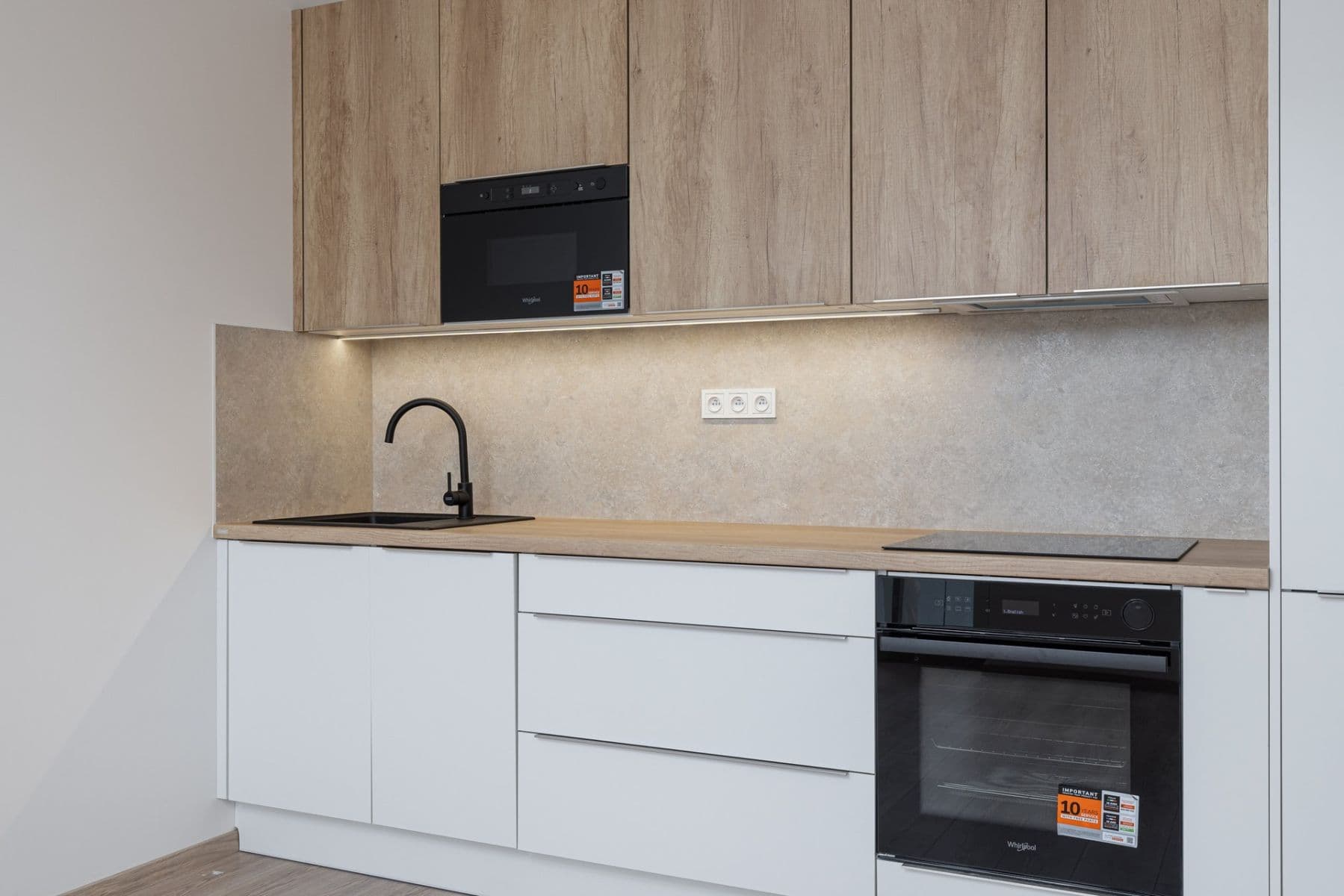 Pronájem bytu 1+kk 30 m², Arnošta Staňka, Praha, Praha Pronájem bytu 1+kk 30 m², Arnošta Staňka, Praha, Praha
