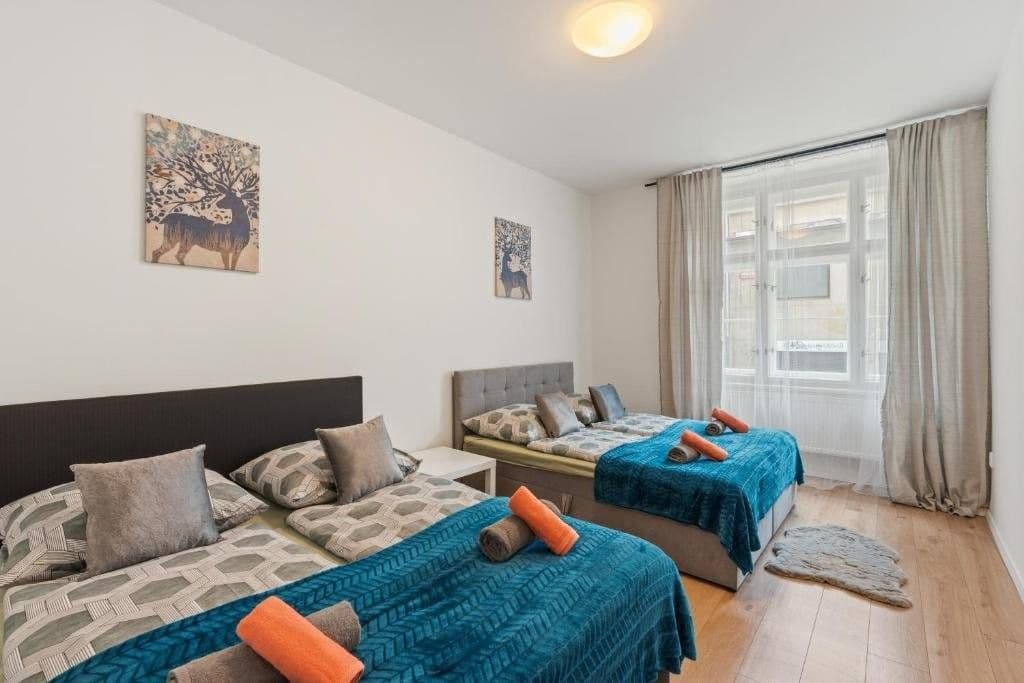 Pronájem bytu 3+1 138 m², Košická, Praha, Praha Pronájem bytu 3+1 138 m², Košická, Praha, Praha