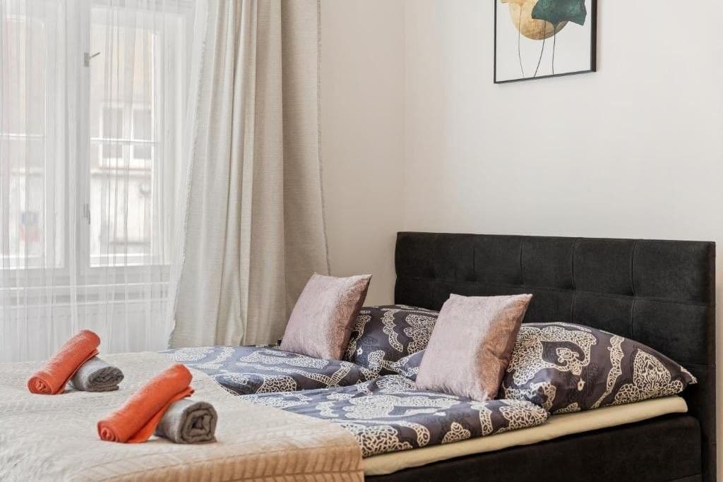 Pronájem bytu 3+1 138 m², Košická, Praha, Praha Pronájem bytu 3+1 138 m², Košická, Praha, Praha