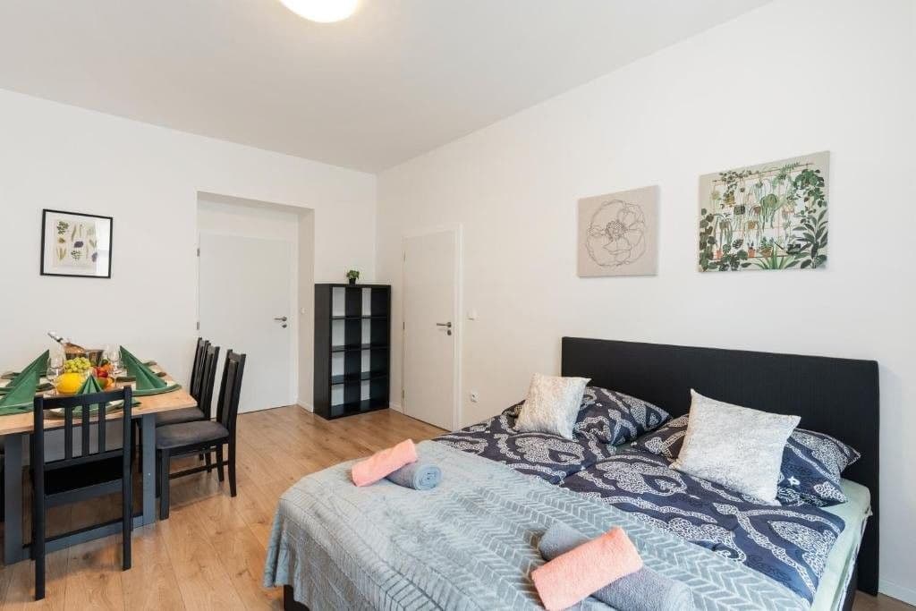 Pronájem bytu 3+1 138 m², Košická, Praha, Praha Pronájem bytu 3+1 138 m², Košická, Praha, Praha