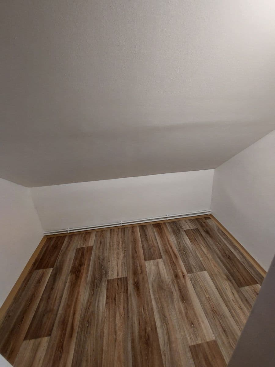 Pronájem bytu 1+1 55 m², Hodkovická, Liberec, Liberecký kraj Pronájem bytu 1+1 55 m², Hodkovická, Liberec, Liberecký kraj