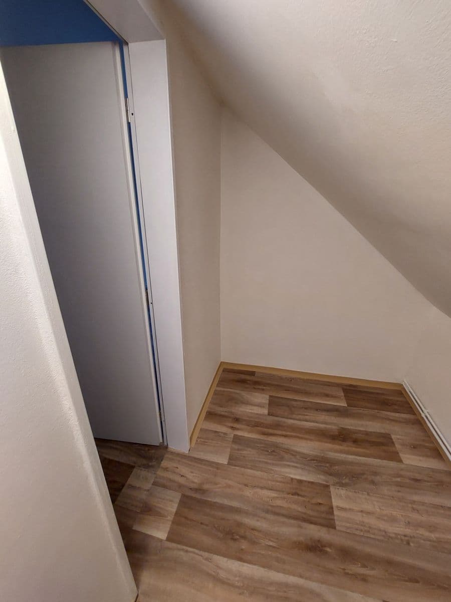 Pronájem bytu 1+1 55 m², Hodkovická, Liberec, Liberecký kraj Pronájem bytu 1+1 55 m², Hodkovická, Liberec, Liberecký kraj