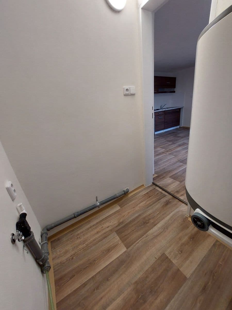 Pronájem bytu 1+1 55 m², Hodkovická, Liberec, Liberecký kraj Pronájem bytu 1+1 55 m², Hodkovická, Liberec, Liberecký kraj
