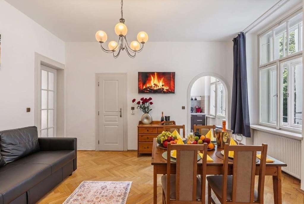 Pronájem bytu 3+1 143 m², Krakovská, Praha, Praha Pronájem bytu 3+1 143 m², Krakovská, Praha, Praha