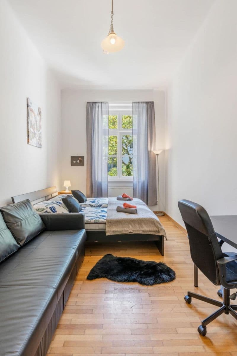 Pronájem bytu 3+1 151 m², Tyršova, Praha, Praha Pronájem bytu 3+1 151 m², Tyršova, Praha, Praha