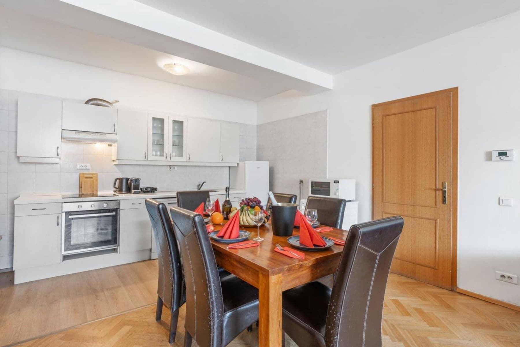 Pronájem bytu 3+1 129 m², Matoušova, Praha, Praha Pronájem bytu 3+1 129 m², Matoušova, Praha, Praha