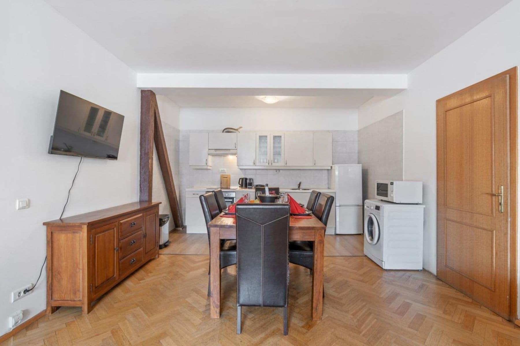 Pronájem bytu 3+1 129 m², Matoušova, Praha, Praha Pronájem bytu 3+1 129 m², Matoušova, Praha, Praha