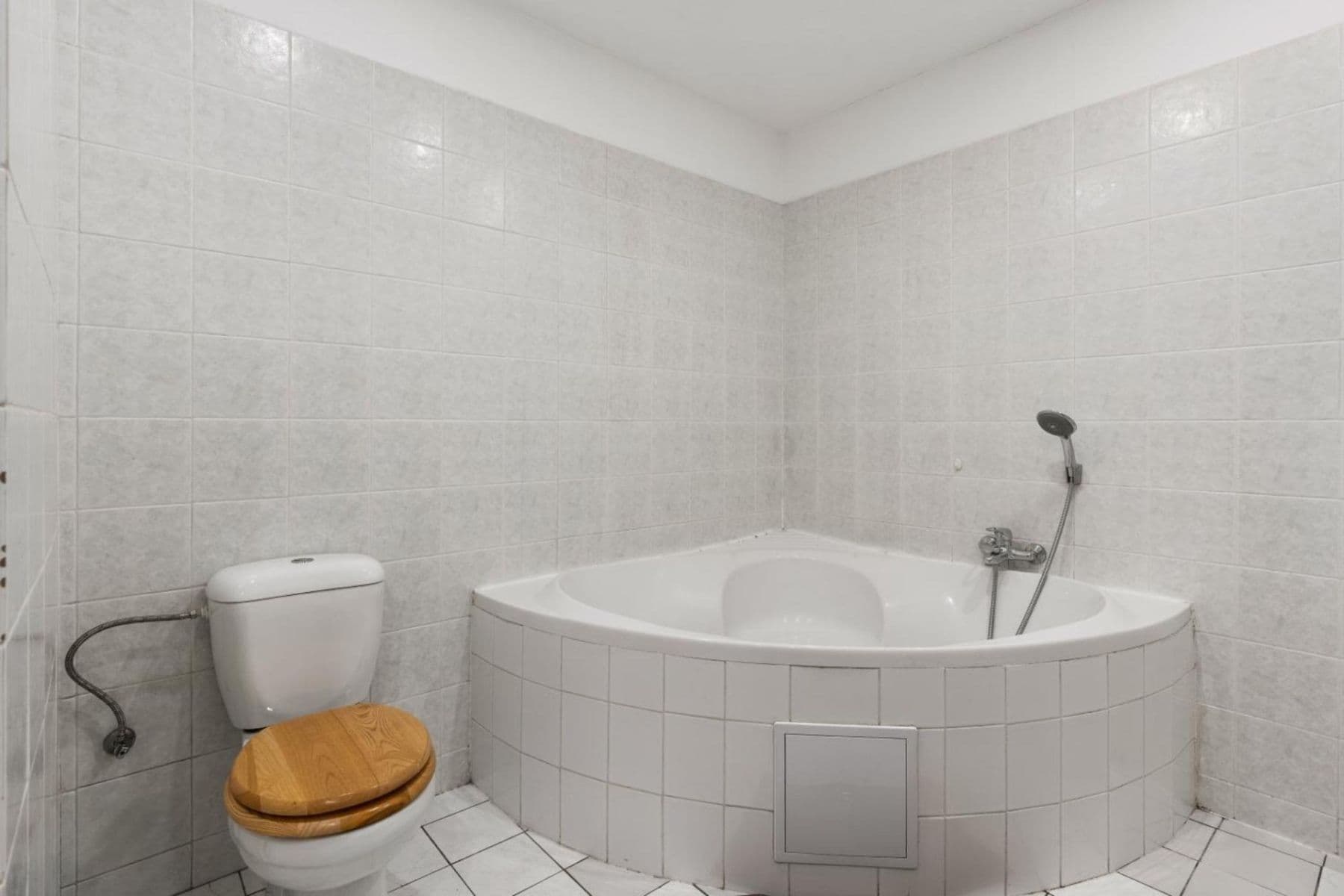 Pronájem bytu 3+1 129 m², Matoušova, Praha, Praha Pronájem bytu 3+1 129 m², Matoušova, Praha, Praha