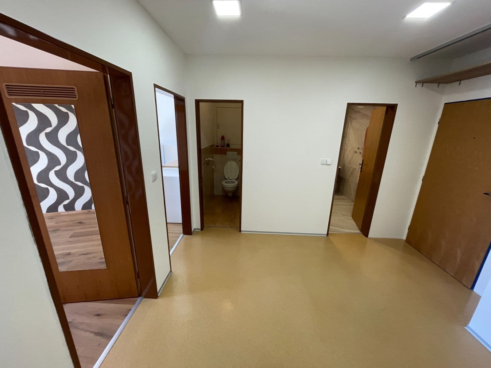 Pronájem bytu 2+kk 54 m², Ústavní, Praha, Praha Pronájem bytu 2+kk 54 m², Ústavní, Praha, Praha