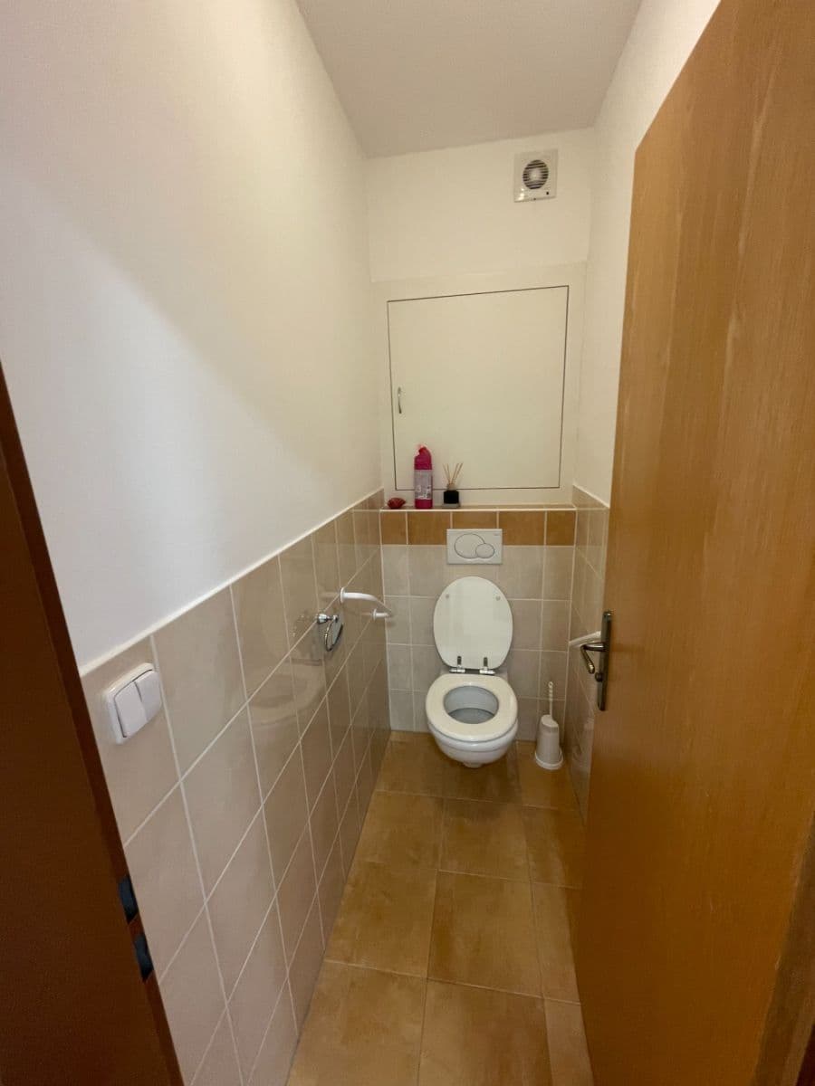 Pronájem bytu 2+kk 54 m², Ústavní, Praha, Praha Pronájem bytu 2+kk 54 m², Ústavní, Praha, Praha