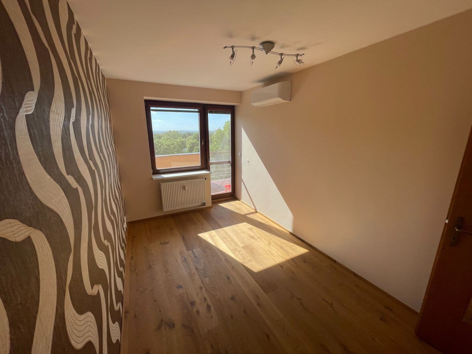Pronájem bytu 2+kk 54 m², Ústavní, Praha, Praha Pronájem bytu 2+kk 54 m², Ústavní, Praha, Praha
