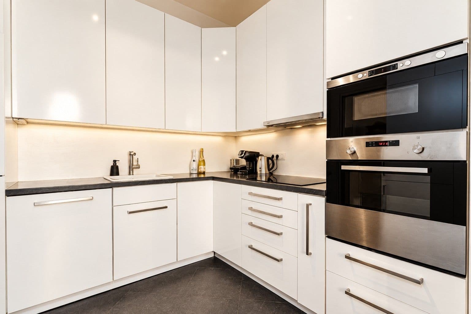 Pronájem bytu 4+1 110 m², Vratislavova, Praha, Praha Pronájem bytu 4+1 110 m², Vratislavova, Praha, Praha