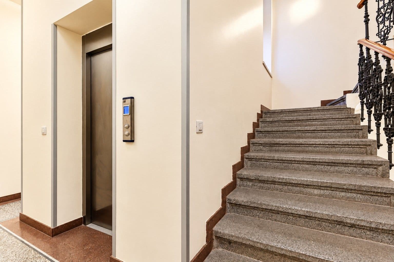 Pronájem bytu 4+1 110 m², Vratislavova, Praha, Praha Pronájem bytu 4+1 110 m², Vratislavova, Praha, Praha