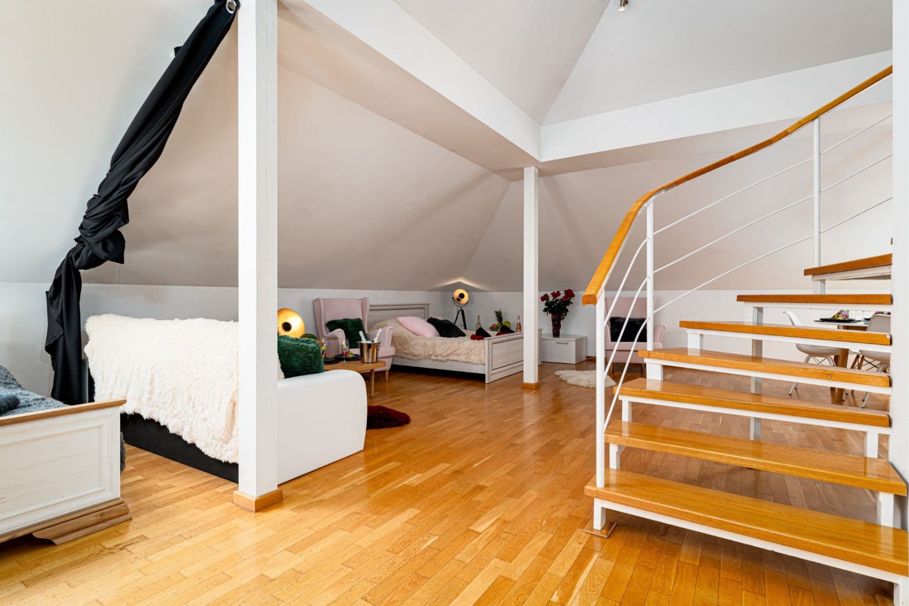 Pronájem bytu 2+1 124 m², Zborovská, Praha, Praha Pronájem bytu 2+1 124 m², Zborovská, Praha, Praha