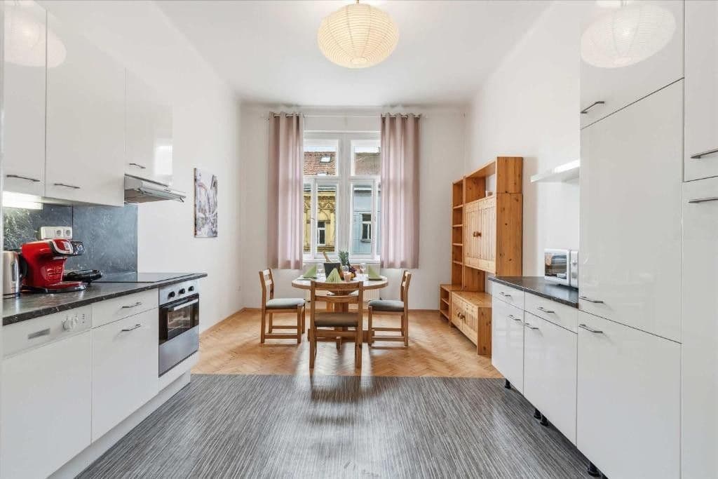Pronájem bytu 2+1 84 m², Milady Horákové, Praha, Praha Pronájem bytu 2+1 84 m², Milady Horákové, Praha, Praha