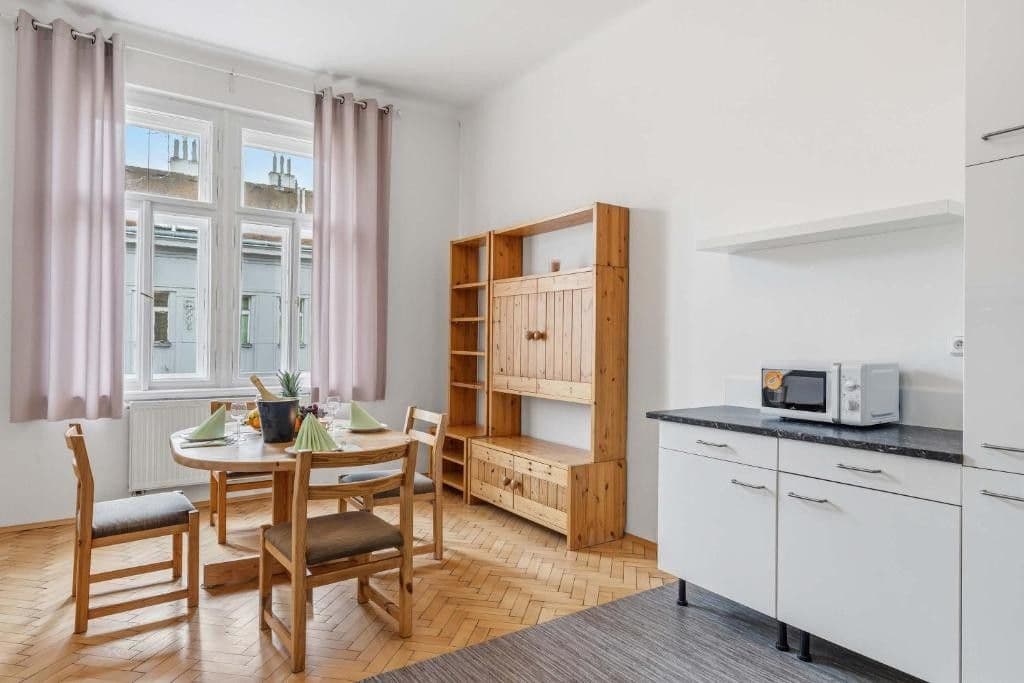 Pronájem bytu 2+1 84 m², Milady Horákové, Praha, Praha Pronájem bytu 2+1 84 m², Milady Horákové, Praha, Praha