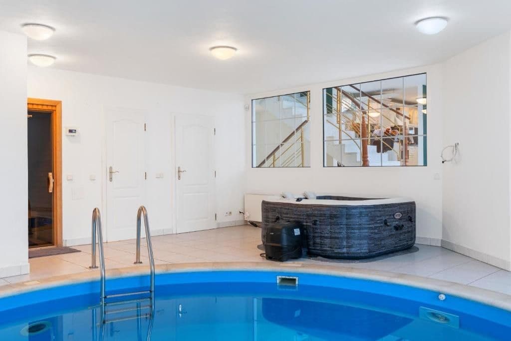 Pronájem domu 750 m², pozemek 700 m², Karla Tomáše, Praha, Praha Pronájem domu 750 m², pozemek 700 m², Karla Tomáše, Praha, Praha