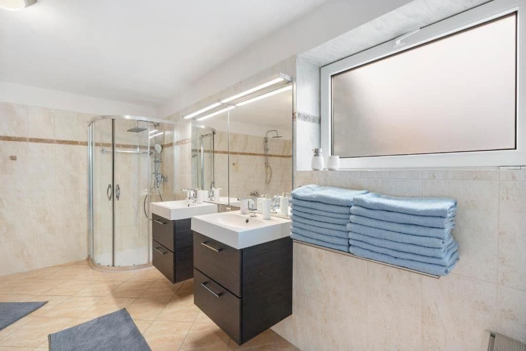Pronájem domu 750 m², pozemek 700 m², Karla Tomáše, Praha, Praha Pronájem domu 750 m², pozemek 700 m², Karla Tomáše, Praha, Praha