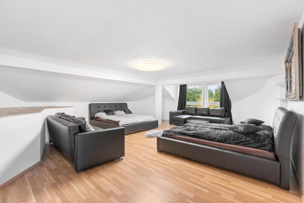 Pronájem domu 750 m², pozemek 700 m², Karla Tomáše, Praha, Praha Pronájem domu 750 m², pozemek 700 m², Karla Tomáše, Praha, Praha